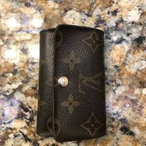 Louis Vuitton 6 Key Holder